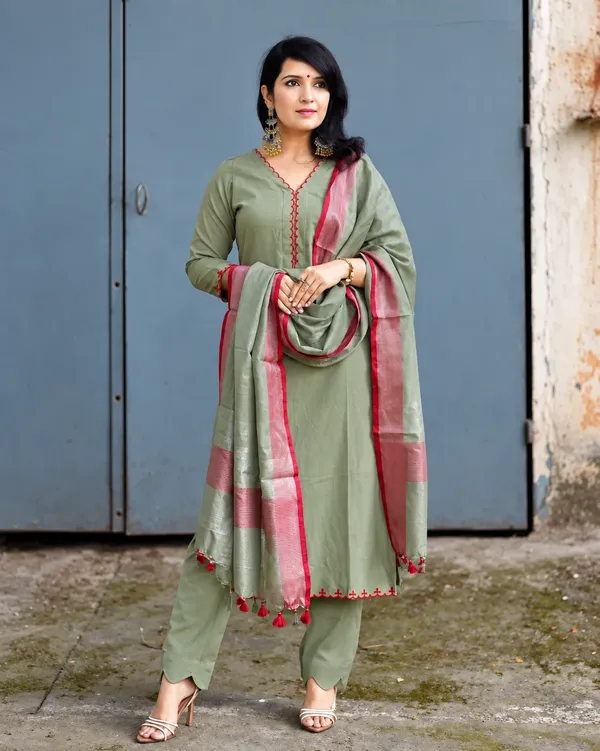 Sage_Grey_Cotton_Kurta_Set_with_Contrast_Pink_Dupatta