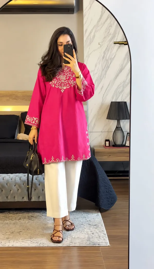 Rani_Pink_And_Off_White_Cotton_Kurta_Set_For_Women_(2Pc)