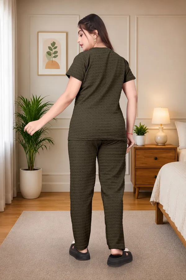 Olive_Green_Printed_T-Shirt_And_Jogger_Set_For_Women