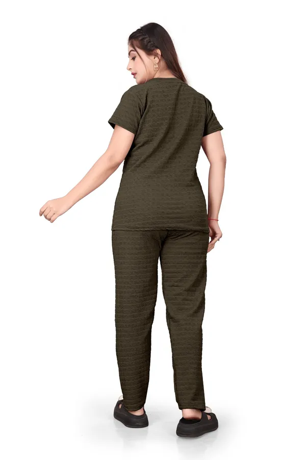 Olive_Green_Printed_T-Shirt_And_Jogger_Set_For_Women
