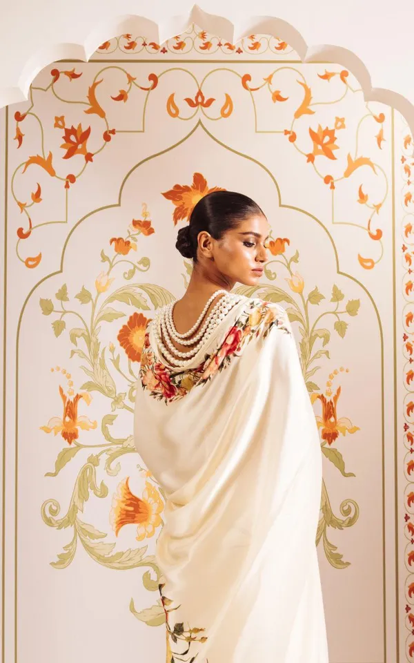 Ivory_Bloom_Floral_Printed_Satin_Saree_Elegant_Designer_Wedding_Festive_Wear_Saree_For_Women