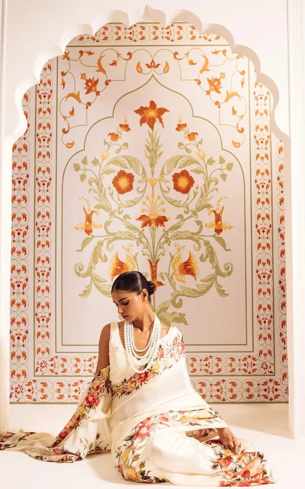 Ivory_Bloom_Floral_Printed_Satin_Saree_Elegant_Designer_Wedding_Festive_Wear_Saree_For_Women