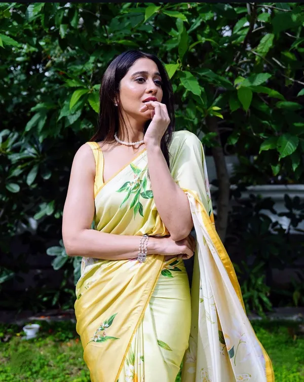 Soft_Yellow_Floral_Printed_Satin_Saree_Elegant_Lightweight_Summer_Wear_Saree_For_Women