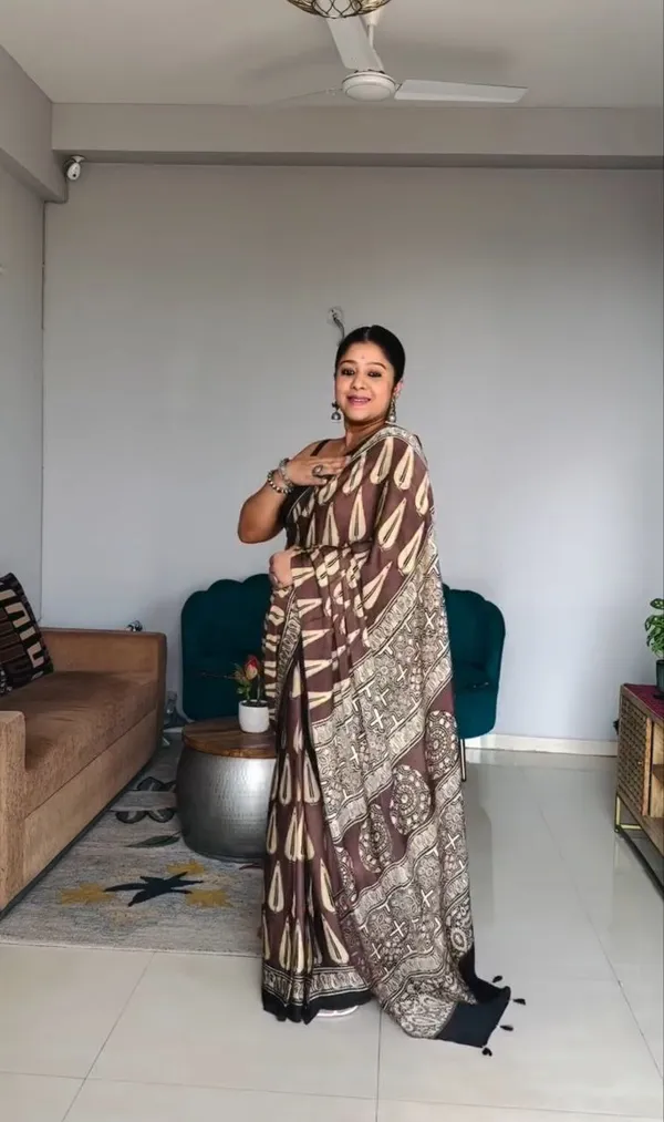 Brown_Printed_Soft_Cotton_Saree_With_Traditional_Motifs