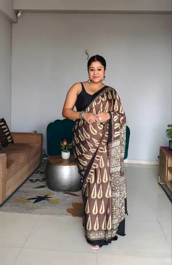 Brown_Printed_Soft_Cotton_Saree_With_Traditional_Motifs