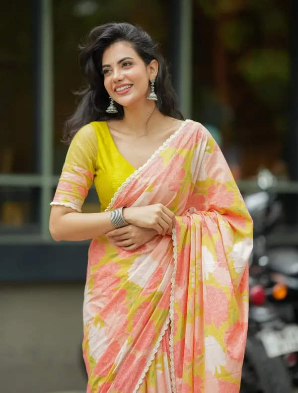 Peach_Yellow_Floral_Linen_Saree_With_Soft_Pastel_Print