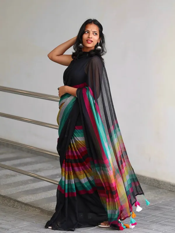 Black_Linen_Saree_With_Multicolor_Striped_Pallu