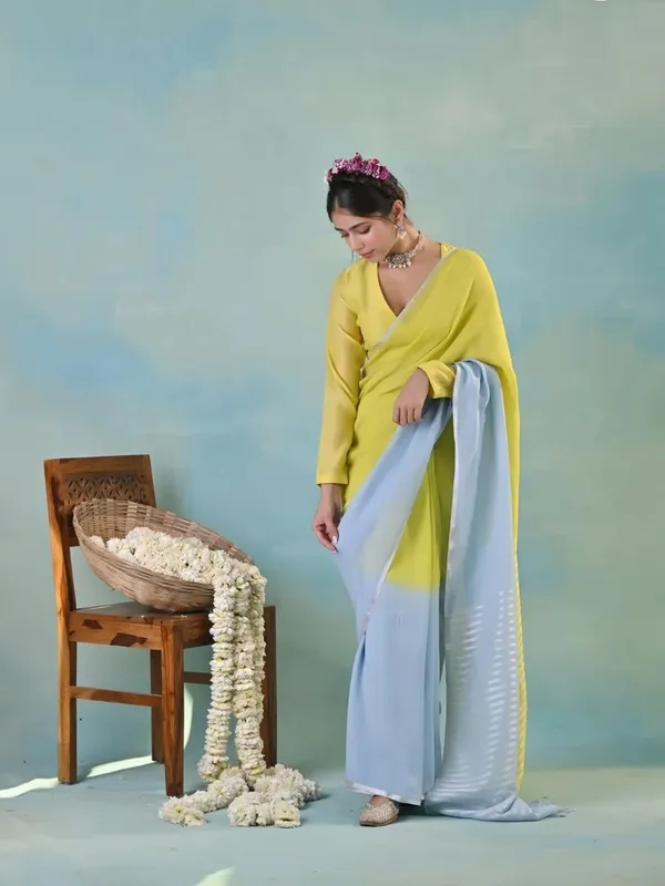 Lime_Yellow_Sky_Blue_Linen_Saree_With_Dual_Tone_Contrast