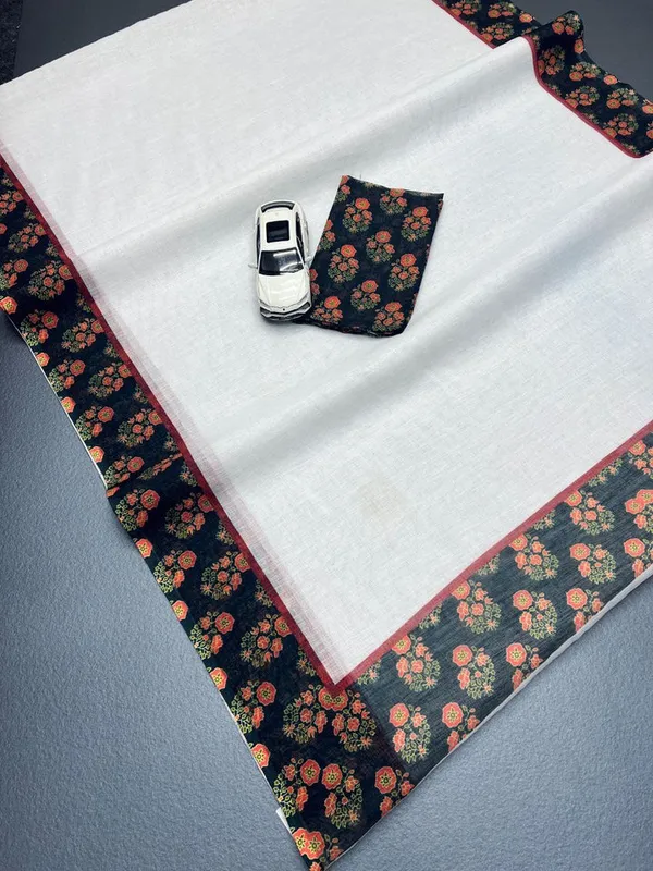 Off_White_Linen_Saree_With_Black_Floral_Printed_Blouse_Border