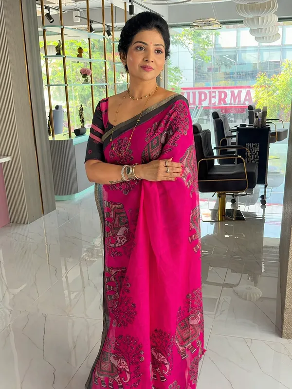 Hot_Pink_Linen_Saree_With_Black_Elephant_Motif_Print