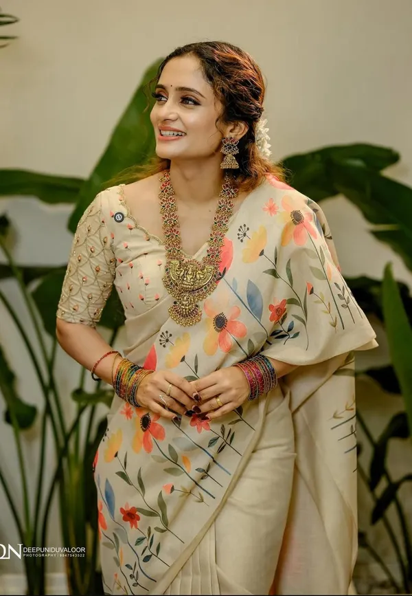 Beige_Floral_Satin_Saree_Elegant_Lightweight_Printed_Saree_For_Women