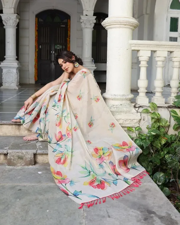 Beige_Cream_Multicolor_Floral_Linen_Saree_With_Tassels