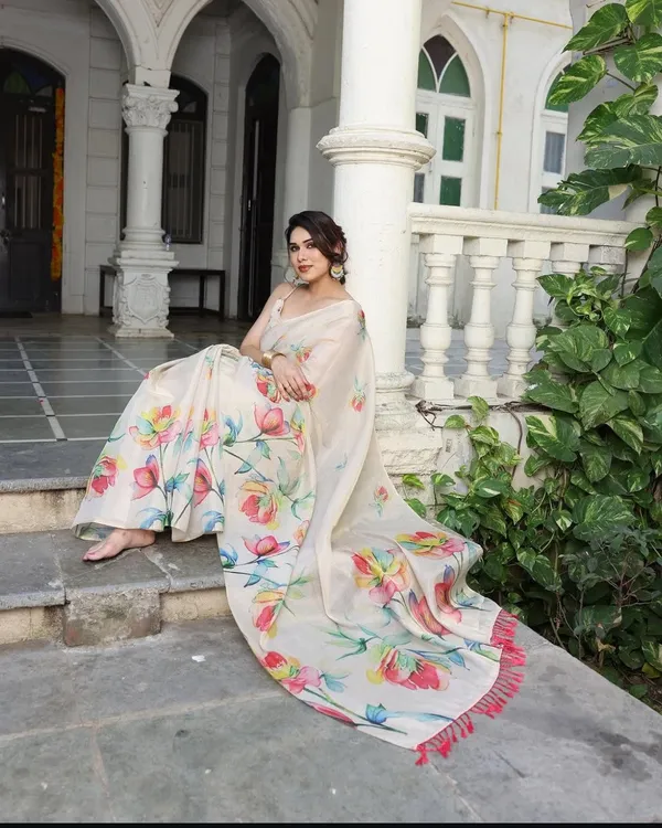 Beige_Cream_Multicolor_Floral_Linen_Saree_With_Tassels