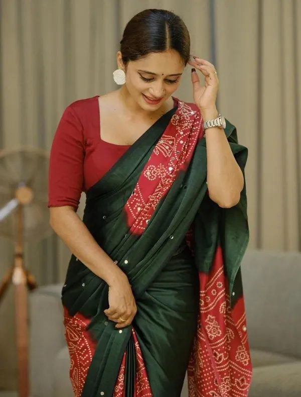 Bottle_Green_Gajji_Silk_Premium_Designer_Saree_For_Women