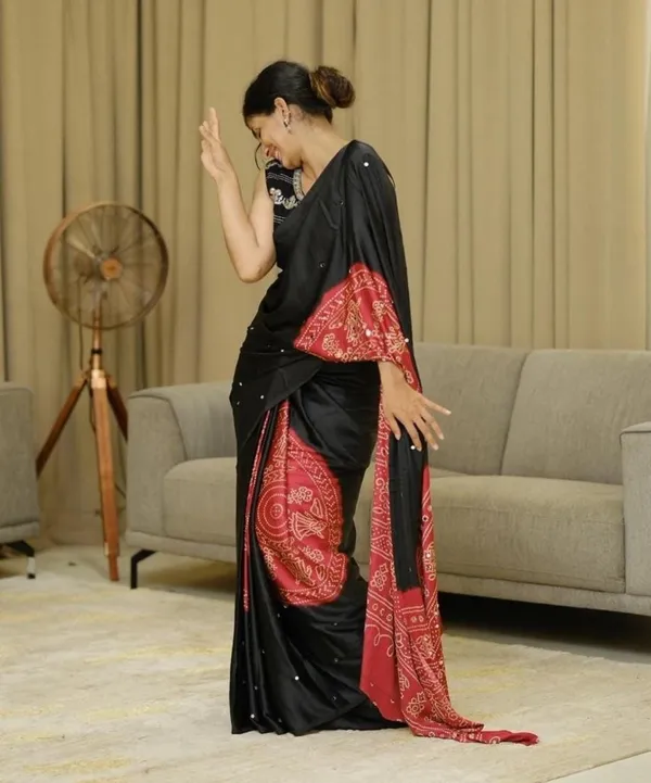 Black_Red_Gajji_Silk_Designer_Saree_With_Blouse_Piece_For_Women