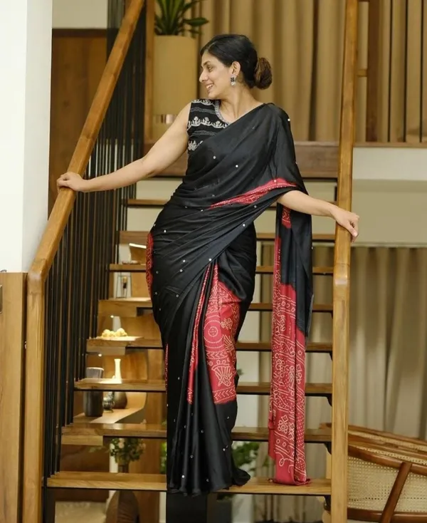 Black_Red_Gajji_Silk_Designer_Saree_With_Blouse_Piece_For_Women