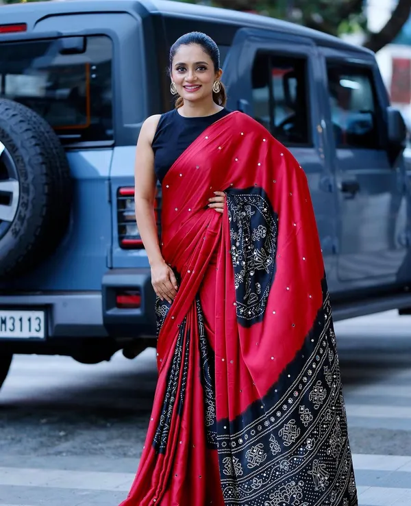 Red_Black_Gajji_Silk_Saree_With_Bandhani_Inspired_Border