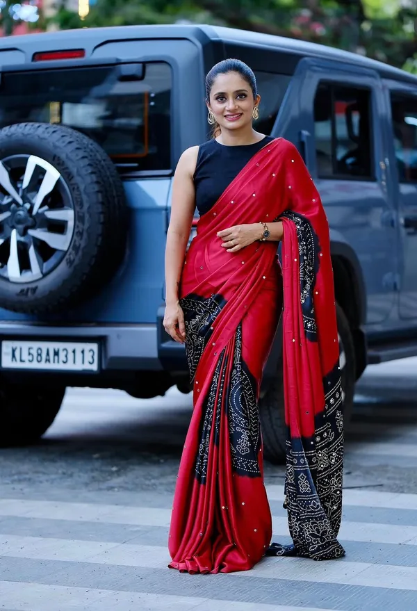 Red_Black_Gajji_Silk_Saree_With_Bandhani_Inspired_Border