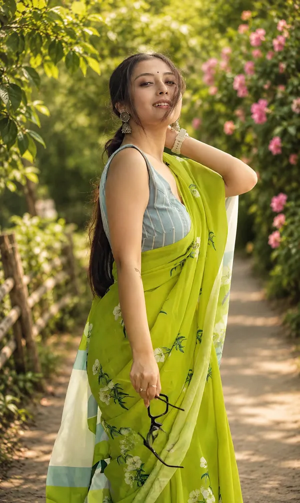 Lime_Green_Floral_Print_Saree_With_Geometric_Pallu
