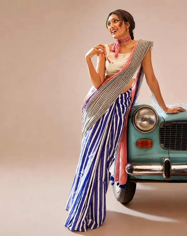 Pink_Grey_Cotton_Linen_Striped_Saree_With_Blue_Border_Tassels_For_Women