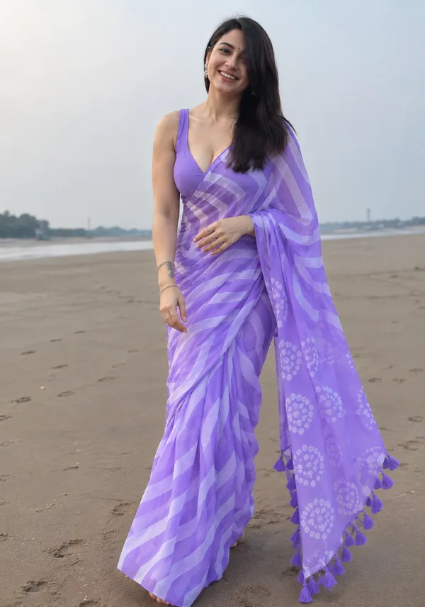 Lavender_Chiffon_Leheriya_Saree_with_Floral_Print_&_Tassel_Pallu