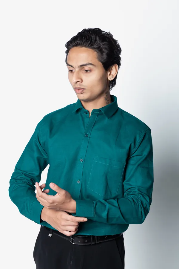 Teal_Green_Solid_Regular_Fit_Collared_Shirt_For_Men