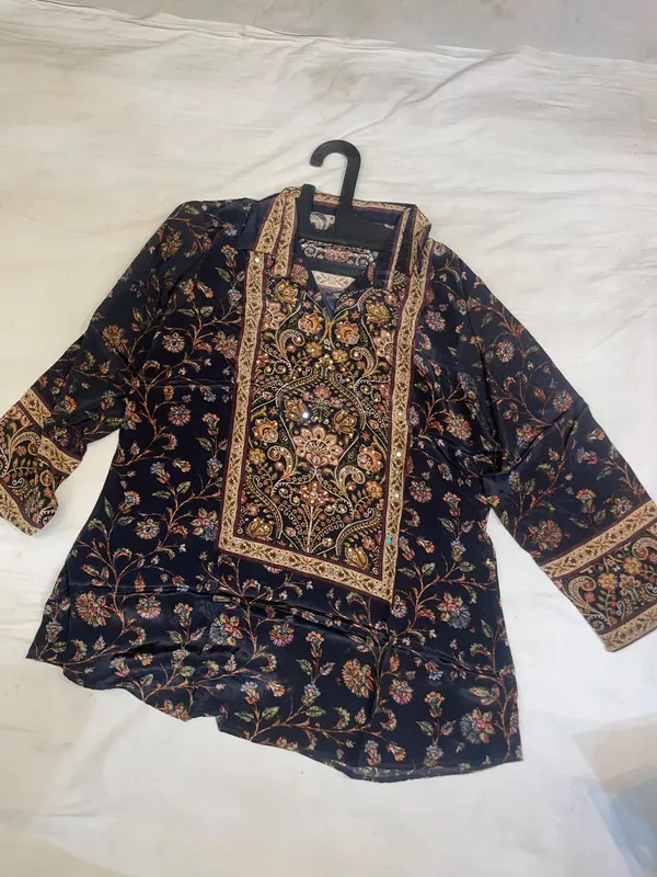 Navy_Floral_Print_Ethnic_Kurta_for_Women