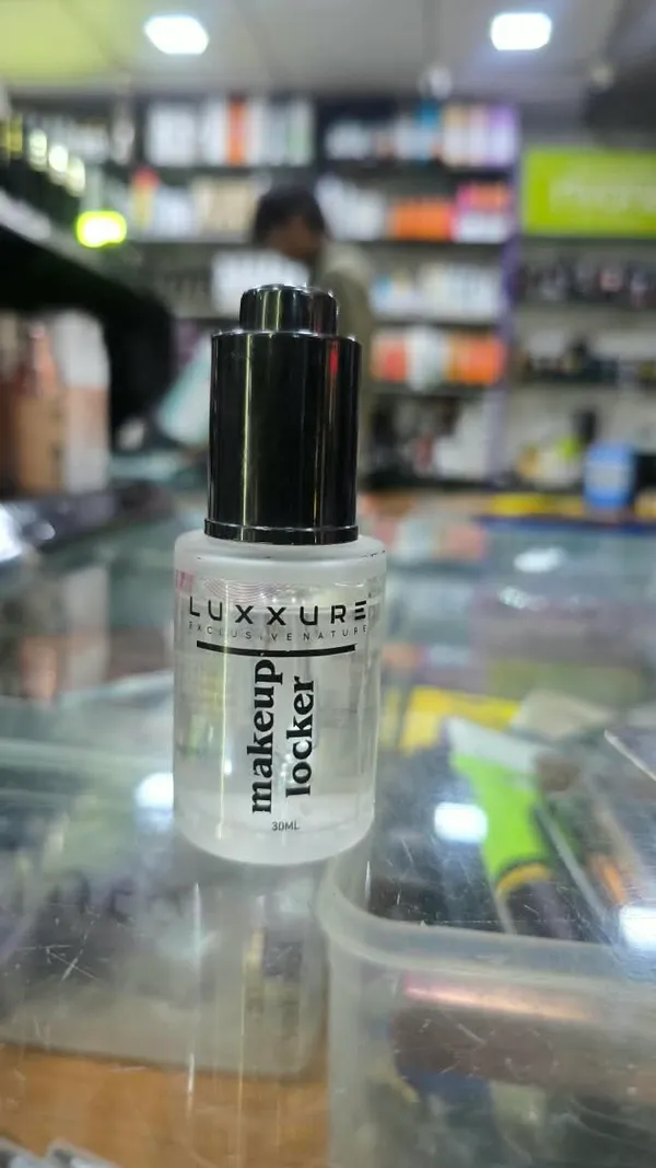 Luxxure_Makeup_Locker