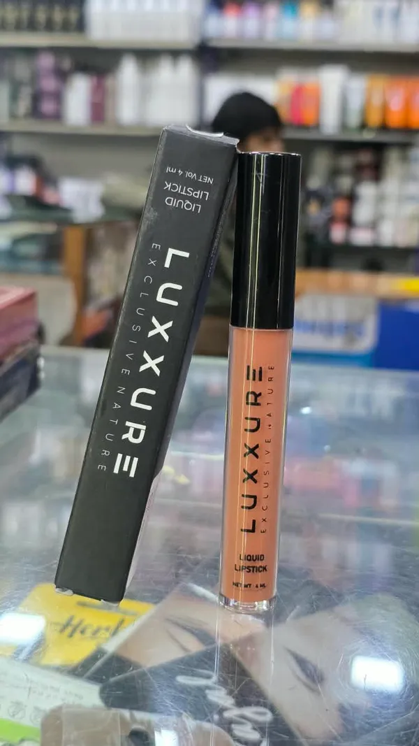 Luxxure_Peach_Nude_Liquid_Lipstick__(LIGHT_BROWN11)
