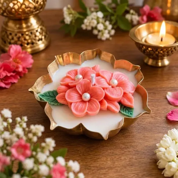 3.5-Inch_Plumeria_Urli_Candle_with_2_Decorative_Tea_Lights