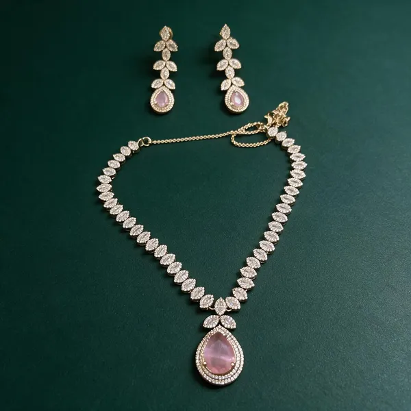 Gold_Tone_Floral_Pendant_Jewellery_Set_for_Women