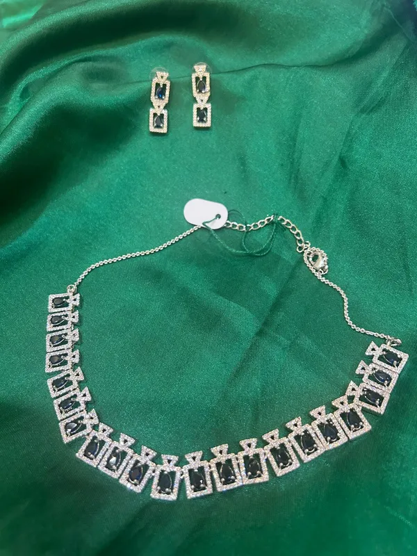 Silver_Tone_Geometric_Necklace_And_Earrings_Set_for_Women