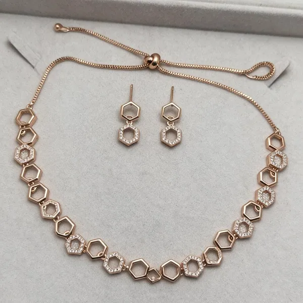 Gold_Tone_Geometric_Necklace_And_Earrings_Set_for_Women
