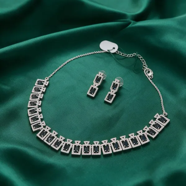Silver_Tone_Geometric_Necklace_And_Earrings_Set_for_Women