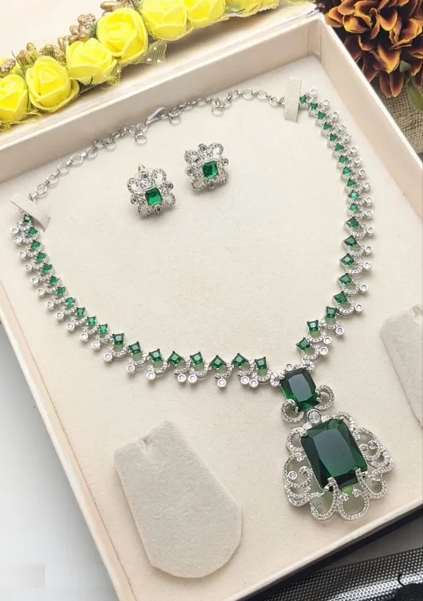 Green_Stone_Necklace_And_Earrings_Set_for_Women