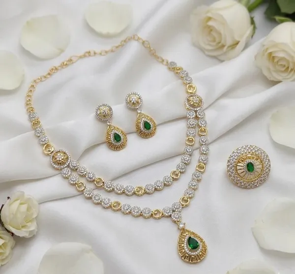 Gold_Tone_Emerald_Jewellery_Set_for_Women