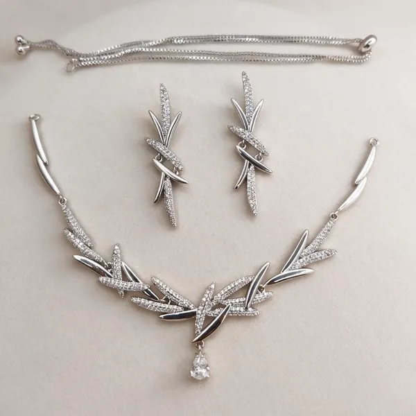 Silver_Tone_Crystal_Necklace_Set_for_Women
