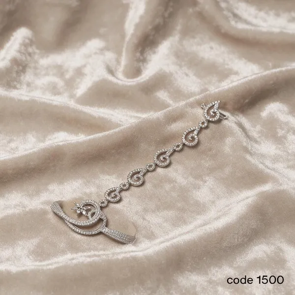 Silver-Toned_Crystal_Hand_Harness_Jewellery_for_Women