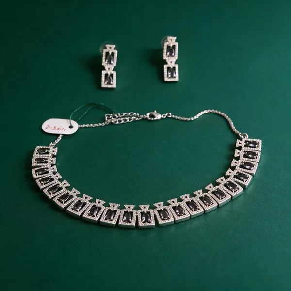 Silver_Tone_Geometric_Necklace_And_Earrings_Set