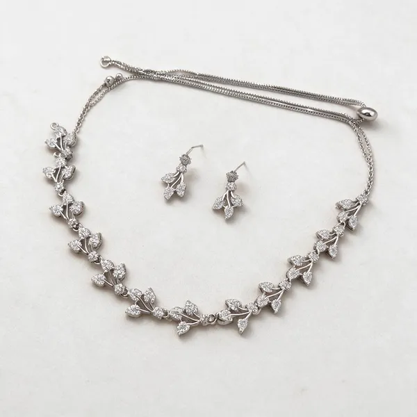 Silver_Tone_Floral_Necklace_And_Earrings_Set_for_Women