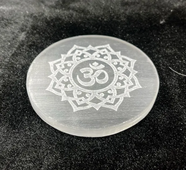 Selenite_Crystal_Charging_Plate_With_Om_Symbol