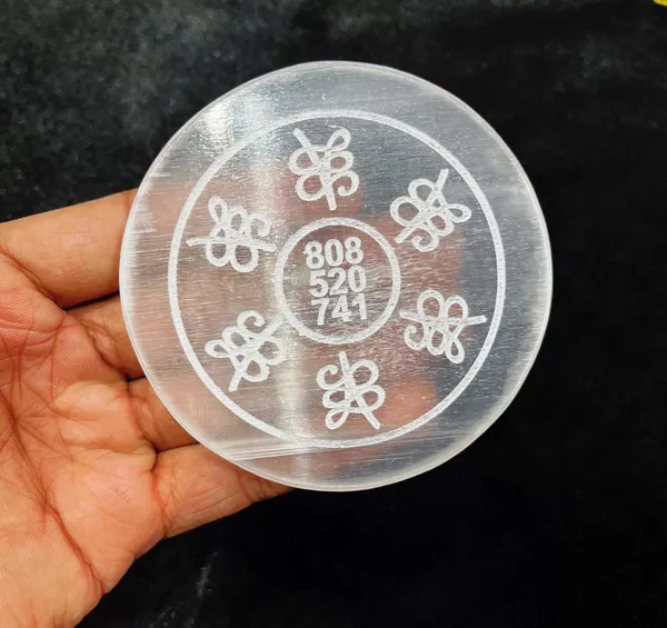 Selenite_Crystal_Charging_Plate_With_Tree_Of_Life