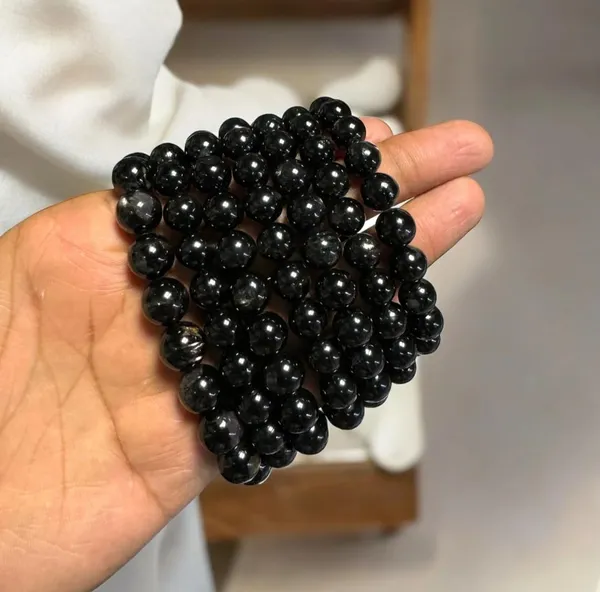 Whitby_Jet_Rondelle_Bead_Stretch_Bracelet
