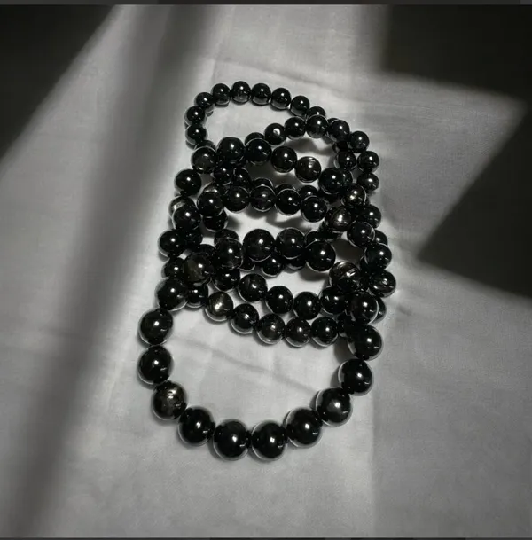 Whitby_Jet_Rondelle_Bead_Stretch_Bracelet