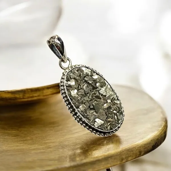 Pyrite_Crystal_Pendant_Necklace
