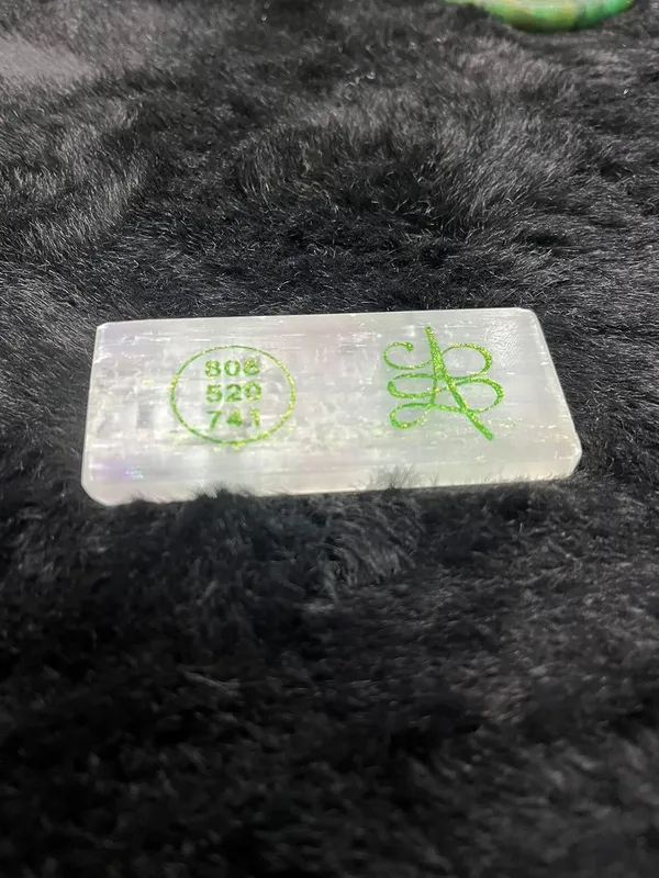 Selenite_Crystal_Symbol_Plate