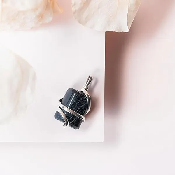 Crystal_Pendant_Necklace_For_Women