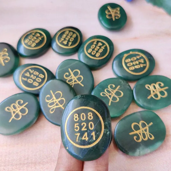 Jade_Crystal_Cabochon