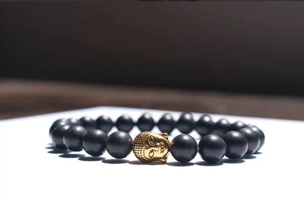 Gemstone_Bead_Bracelet_With_Buddha_Charm