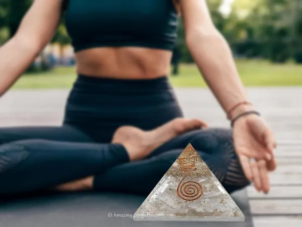 Selenite_Orgonite_Pyramid